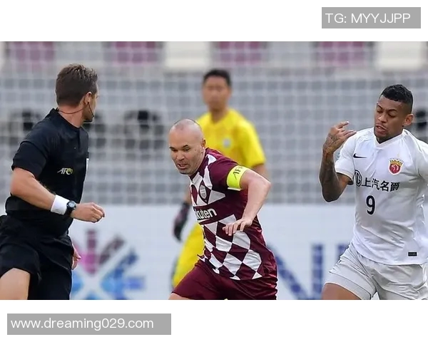 久保建英在赛场上的精彩表现引发球迷热议,未来发展备受期待 久保建英在赛场上的精彩表现引发球迷热议,未来发展备受期待